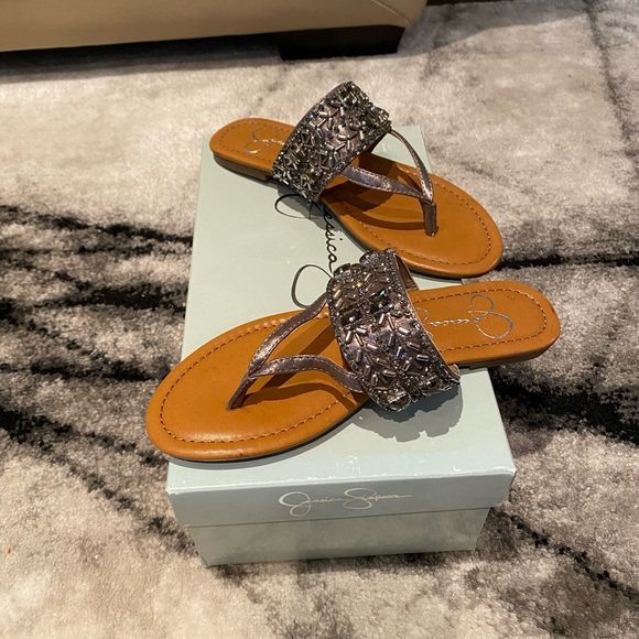 Brand new stylish flats - Picture 3 of 4